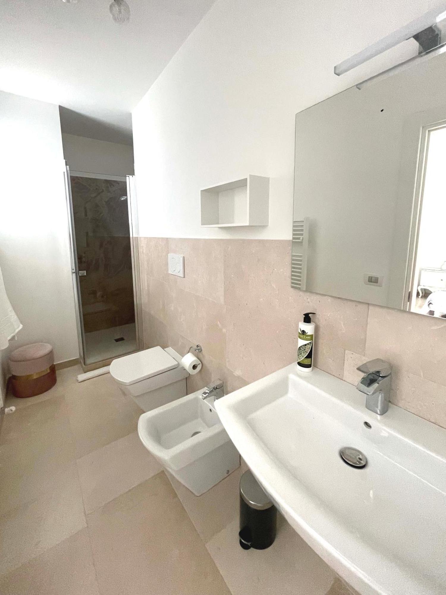 Augustea Bed and Breakfast Sannicandro di Bari Exteriör bild