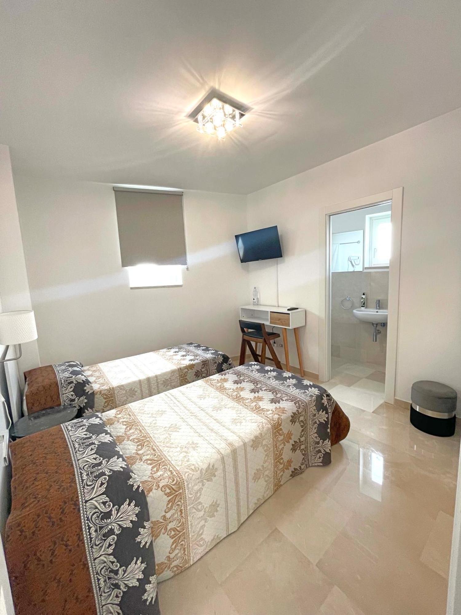 Augustea Bed and Breakfast Sannicandro di Bari Exteriör bild