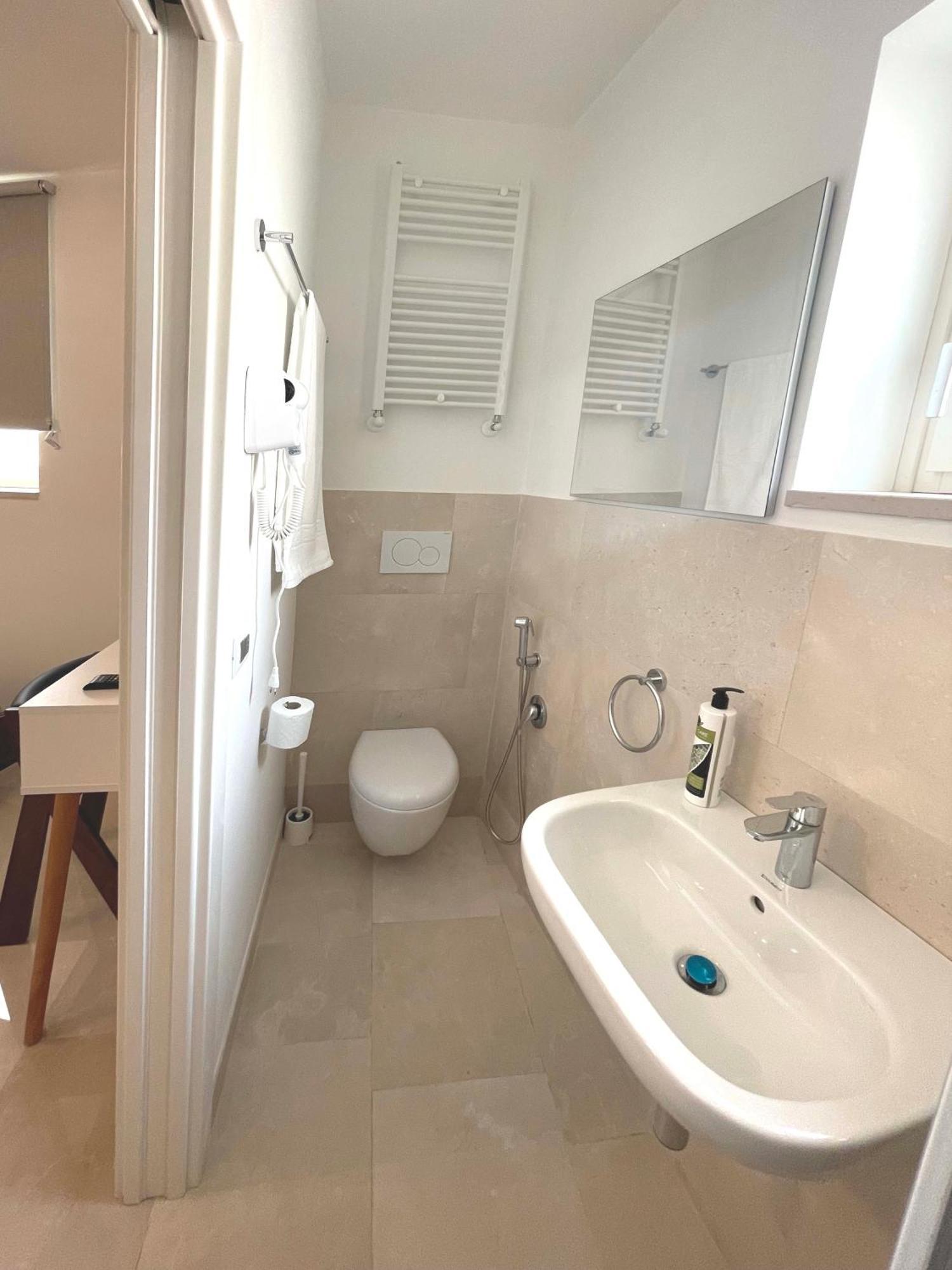 Augustea Bed and Breakfast Sannicandro di Bari Exteriör bild