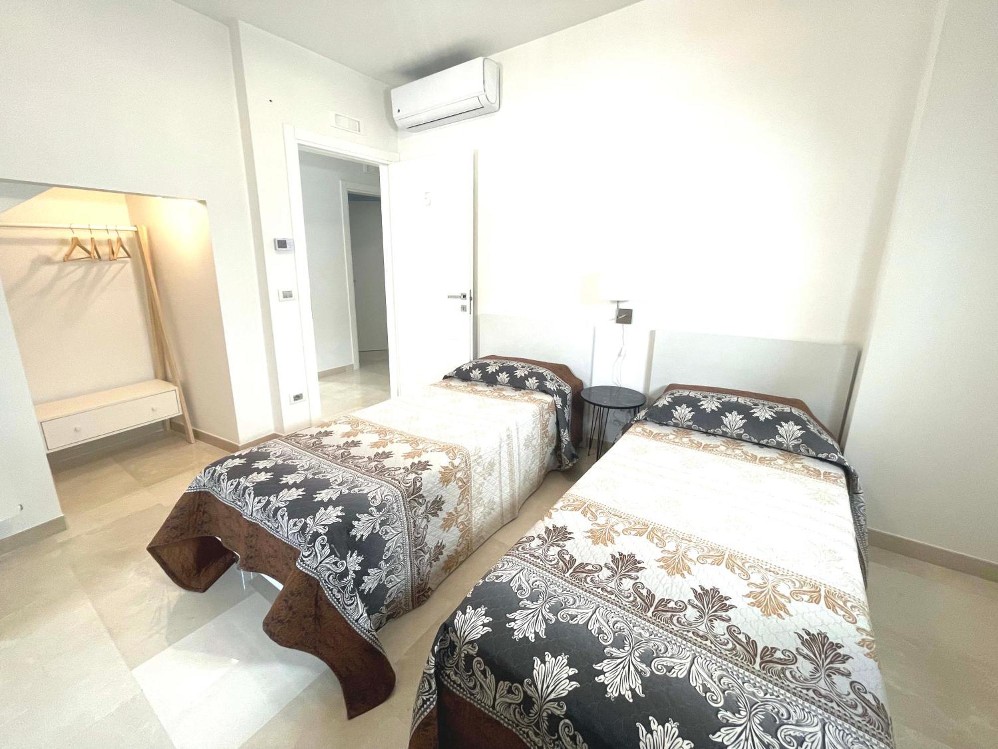 Augustea Bed and Breakfast Sannicandro di Bari Exteriör bild